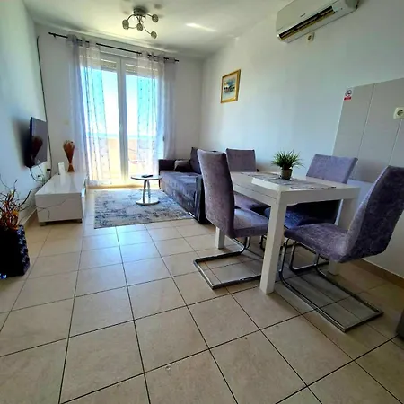 Apollo 2 Apartment Makarska